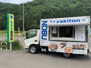 6月9日(日) トヨタカローラ秋田のサービスを活用し、村内直売所のイベントにキッチンカーを出店しました